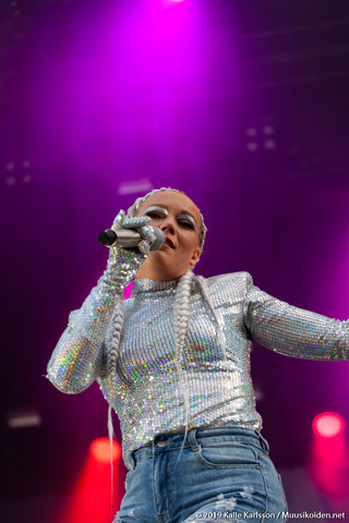 Anna Puu | Anna Puu Ruisrockissa 2019.